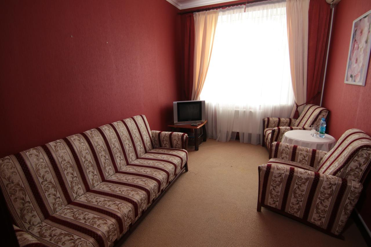 Chervona Kalina Hotel Kyiv Exterior photo